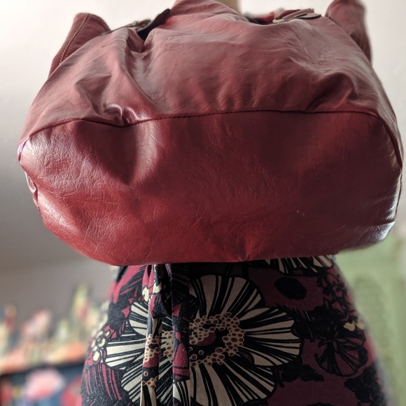 Red faux leather hobo bag - Picture 3 of 6